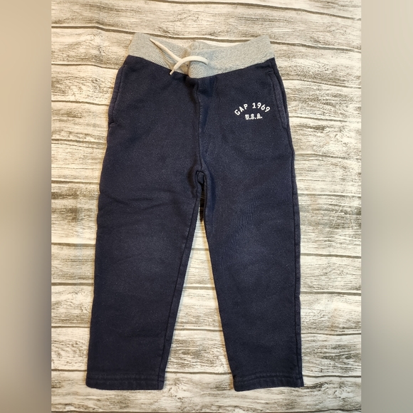 Gap sweatpant bundle - Picture 3 of 3